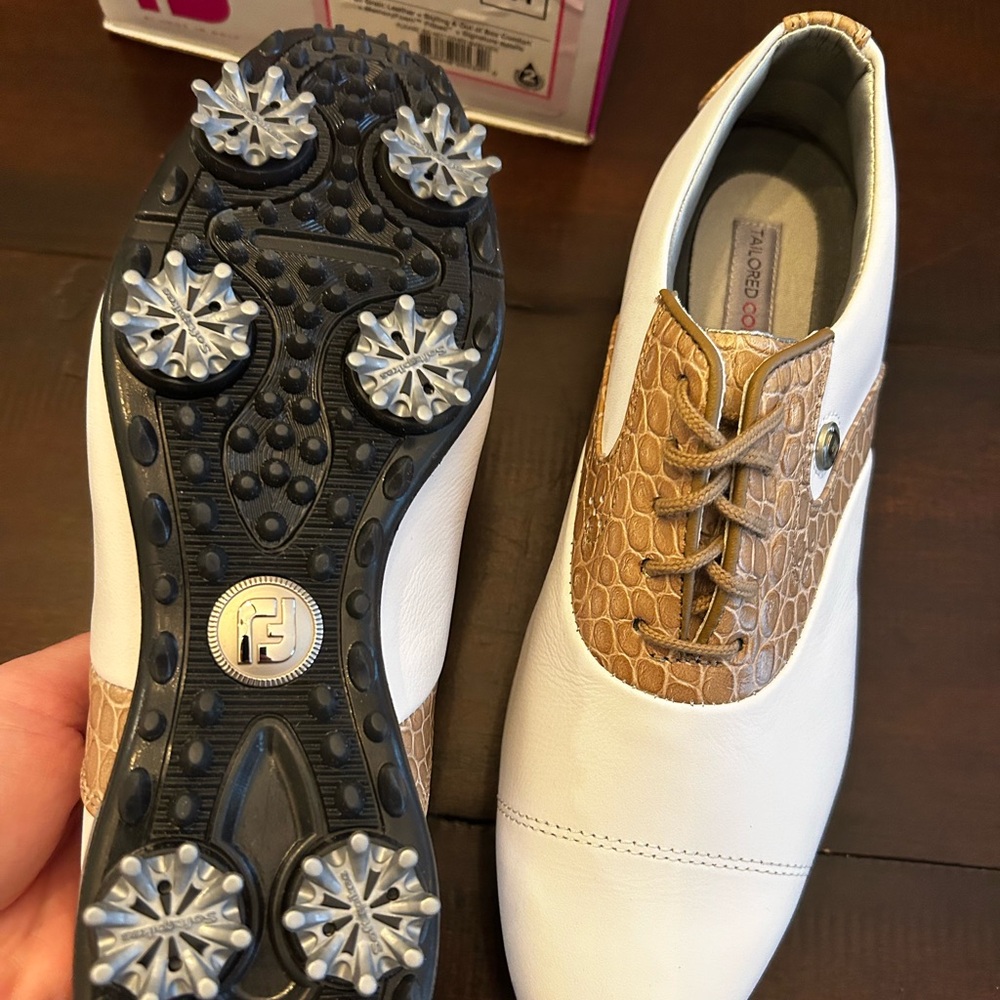 Women’s new in box golf shoe, FJ (Foot Joy), size 7.5